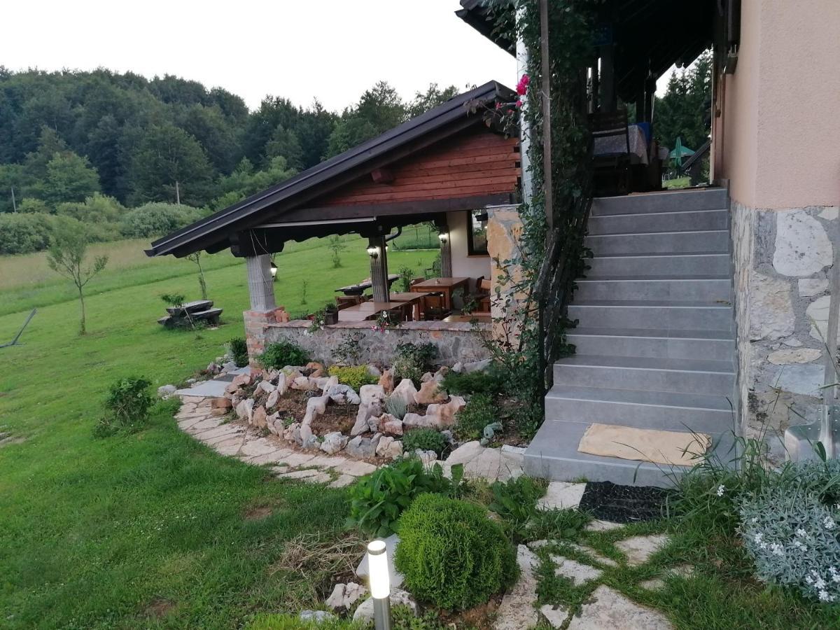 House Izvor Hotel Йезерце Екстериор снимка