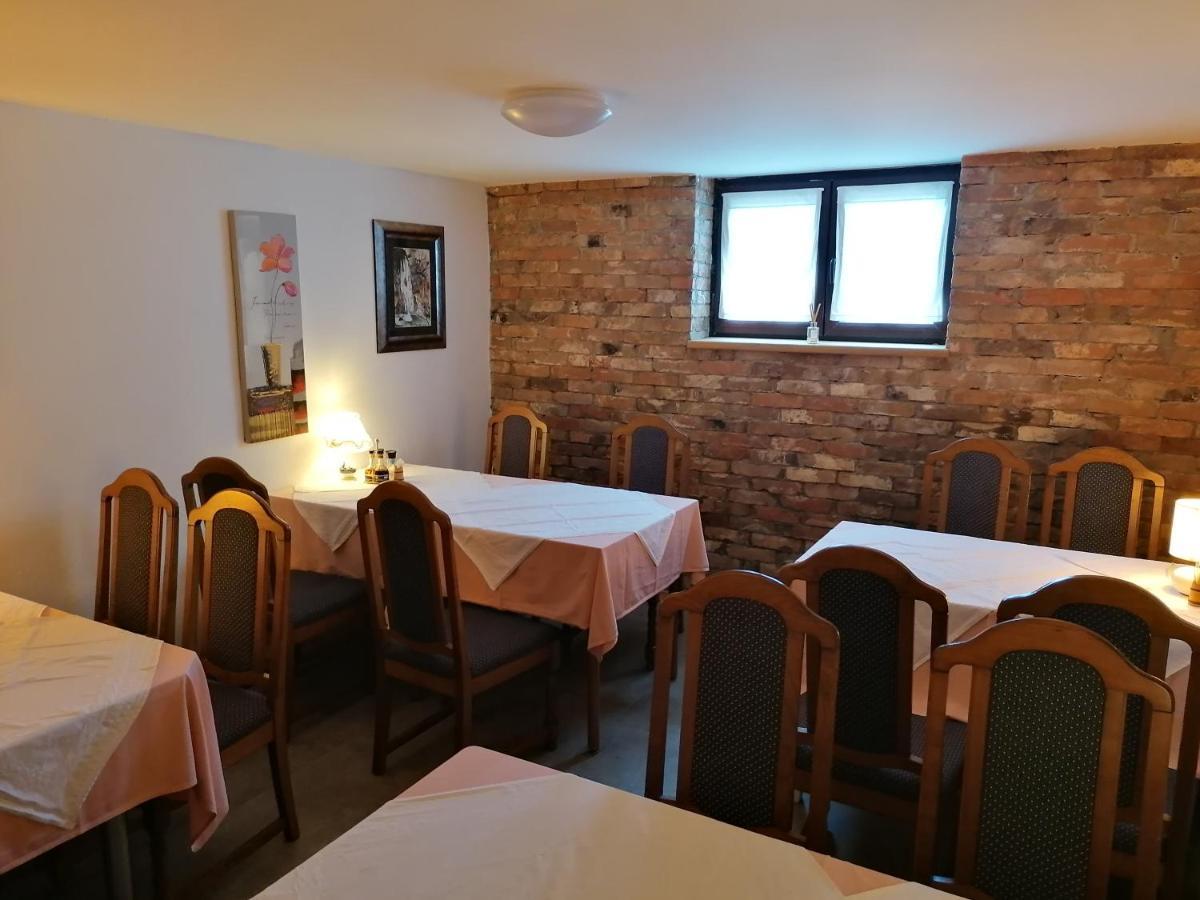 House Izvor Hotel Йезерце Екстериор снимка