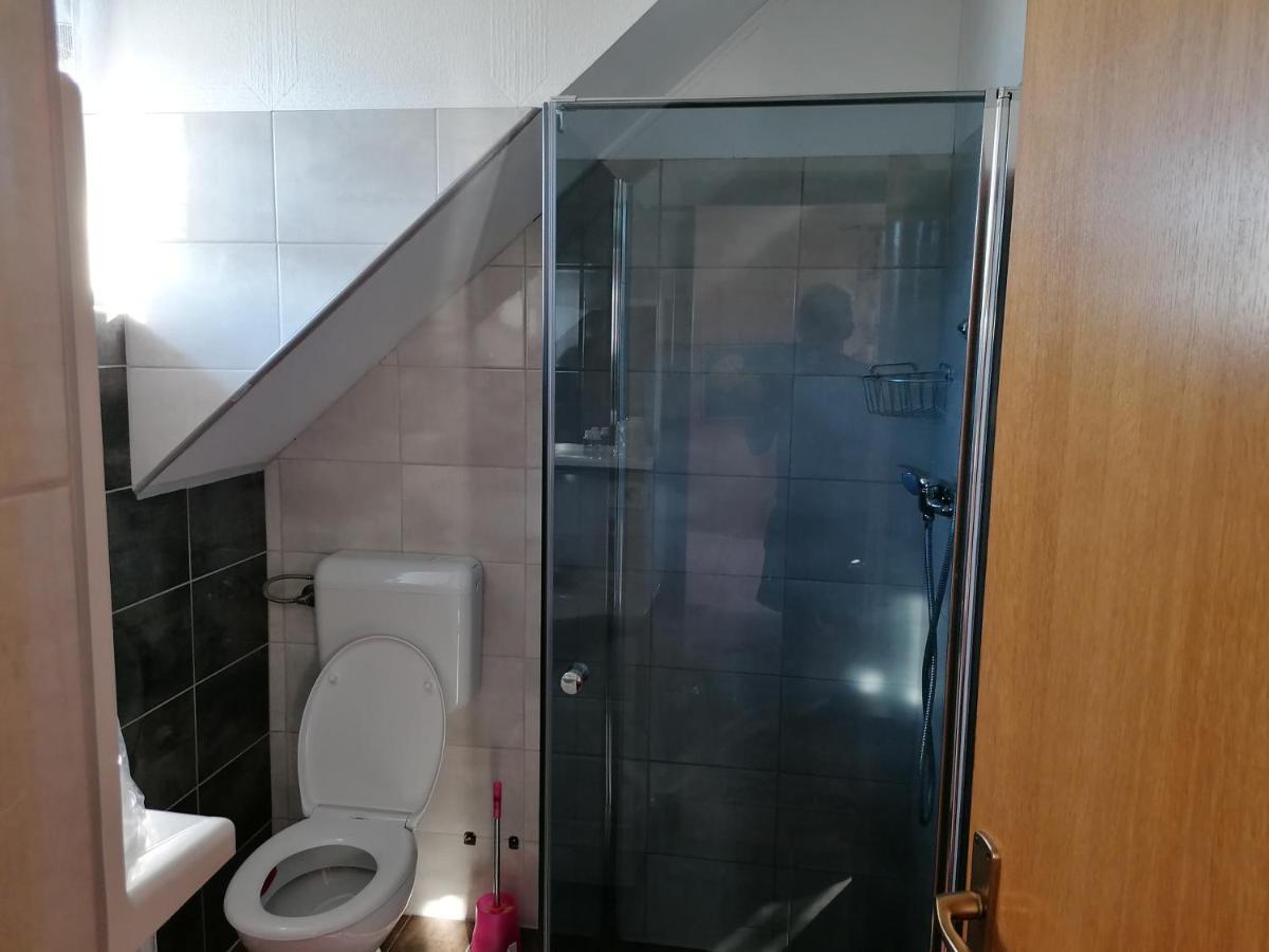 House Izvor Hotel Йезерце Екстериор снимка