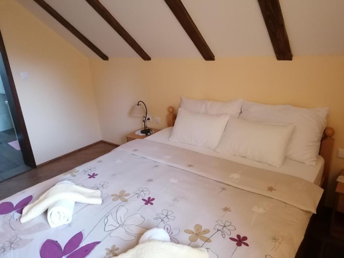 House Izvor Hotel Йезерце Екстериор снимка