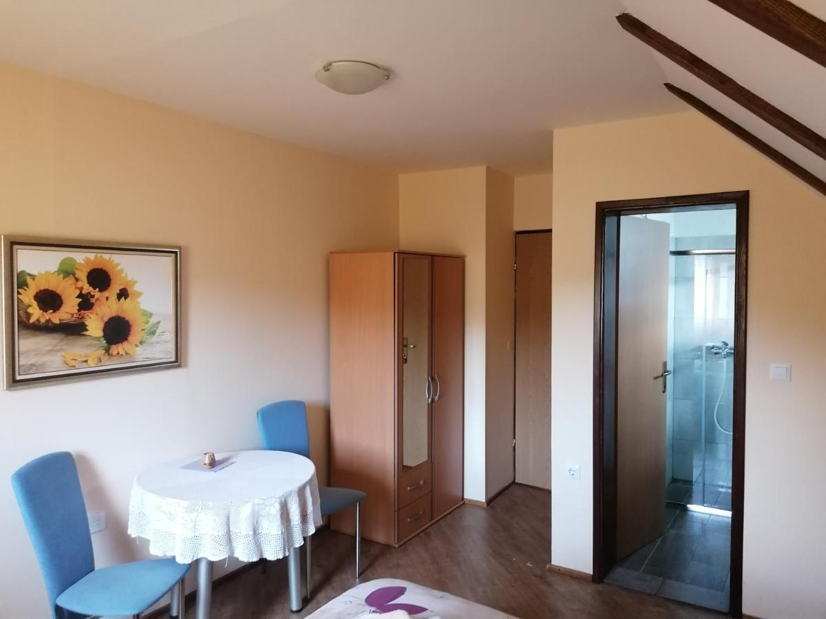 House Izvor Hotel Йезерце Екстериор снимка