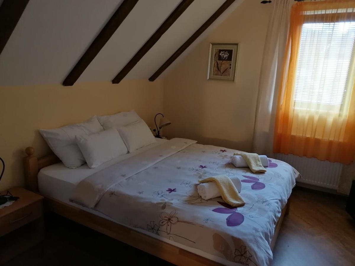 House Izvor Hotel Йезерце Екстериор снимка