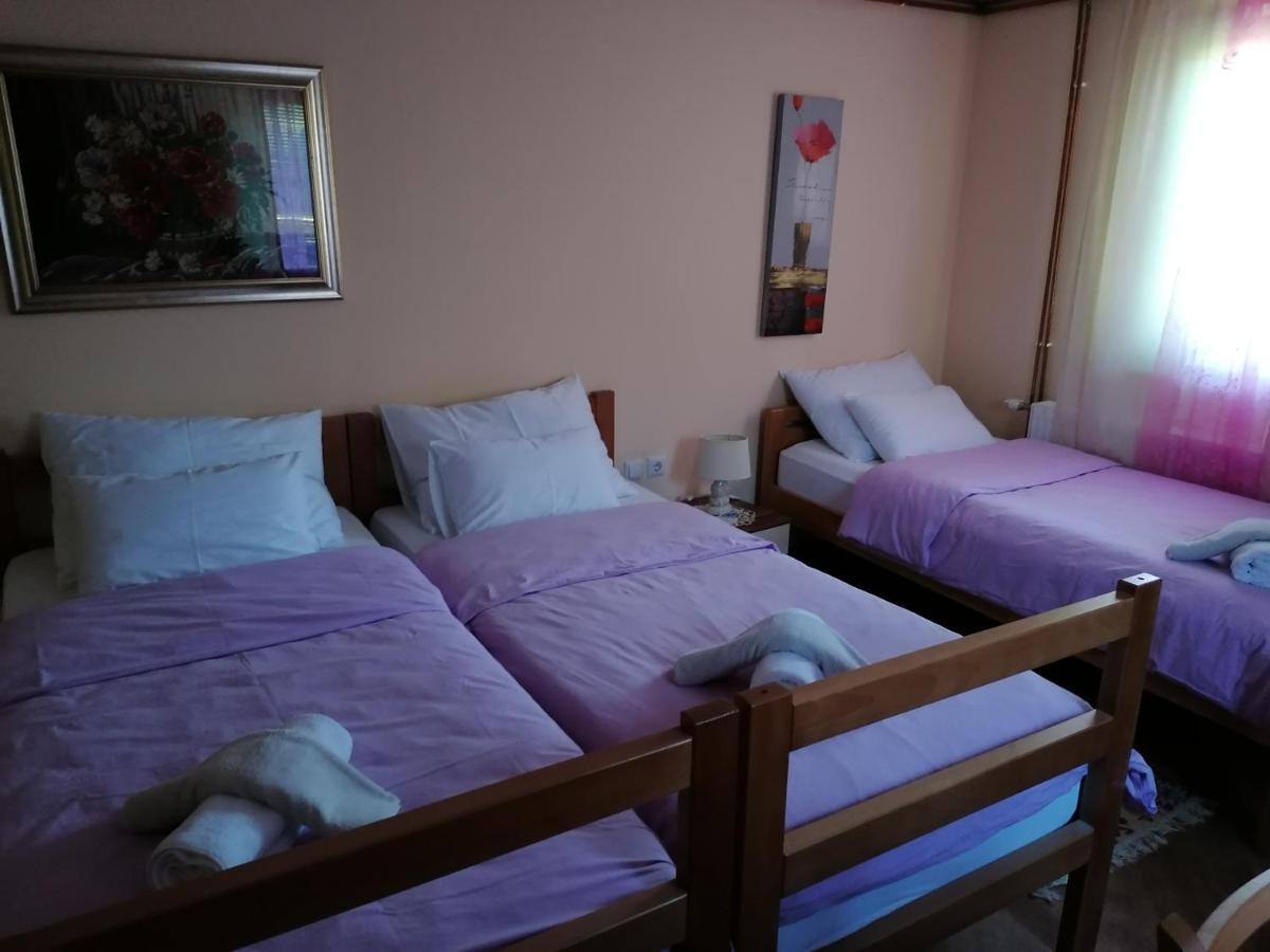 House Izvor Hotel Йезерце Екстериор снимка