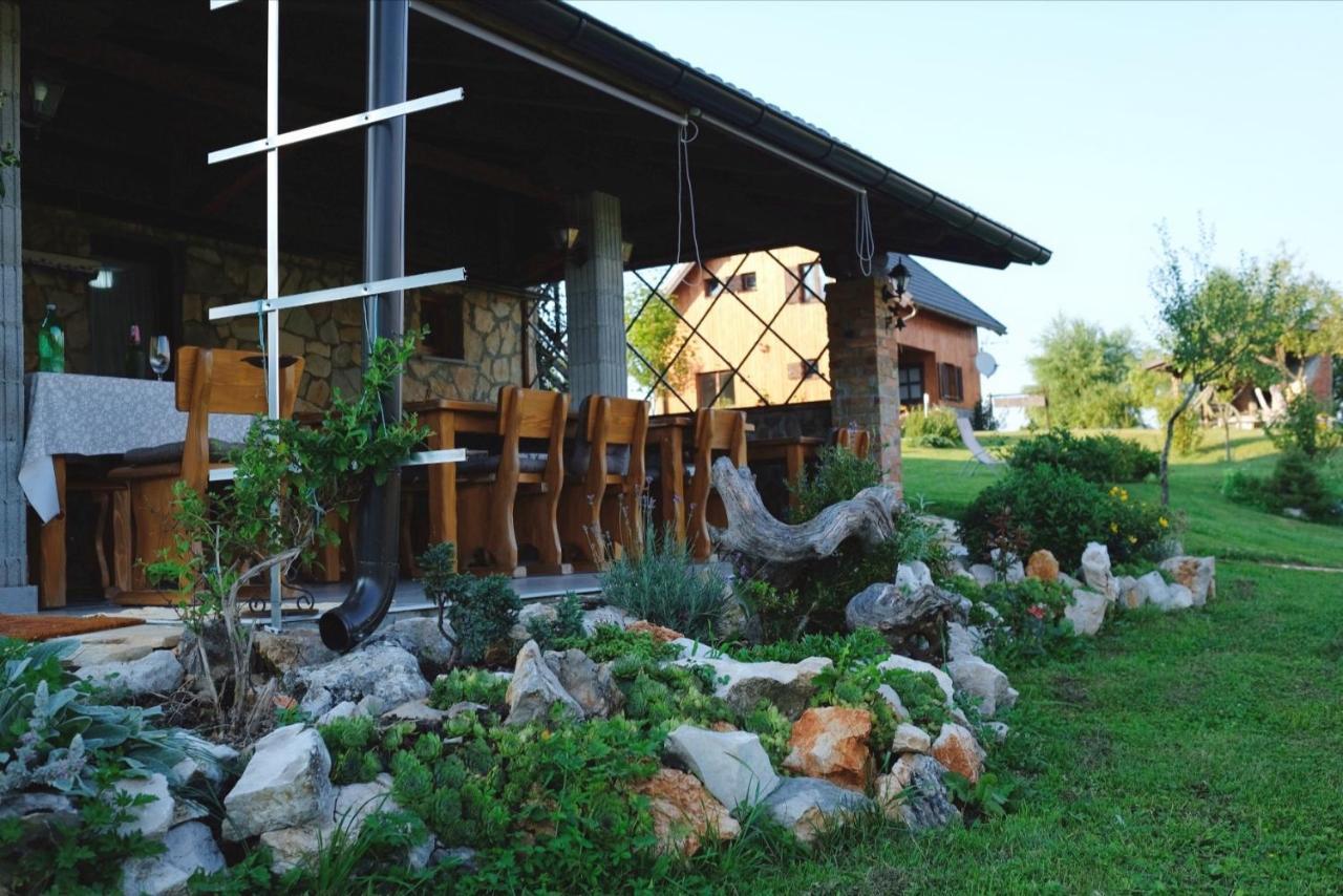 House Izvor Hotel Йезерце Екстериор снимка