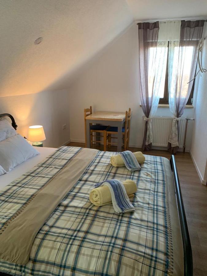 House Izvor Hotel Йезерце Екстериор снимка
